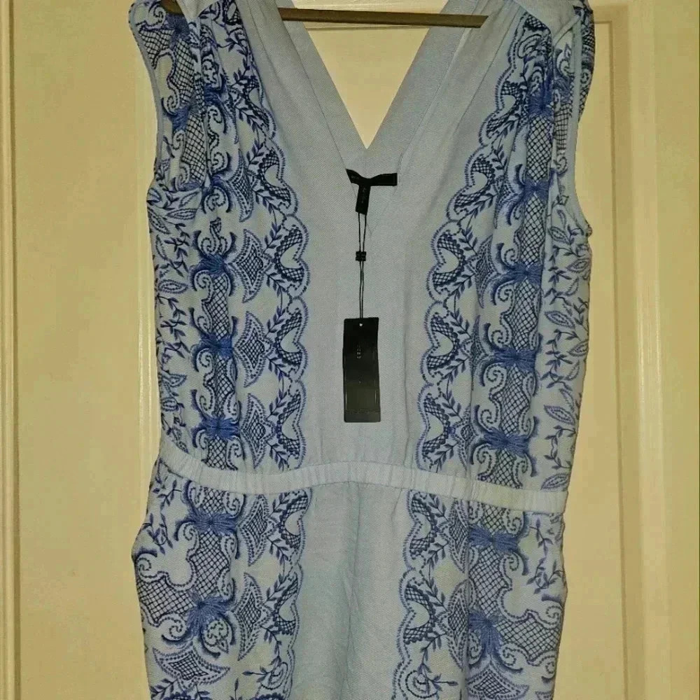BCBGMAXAZRIA Vance, color Light Oasis size L.